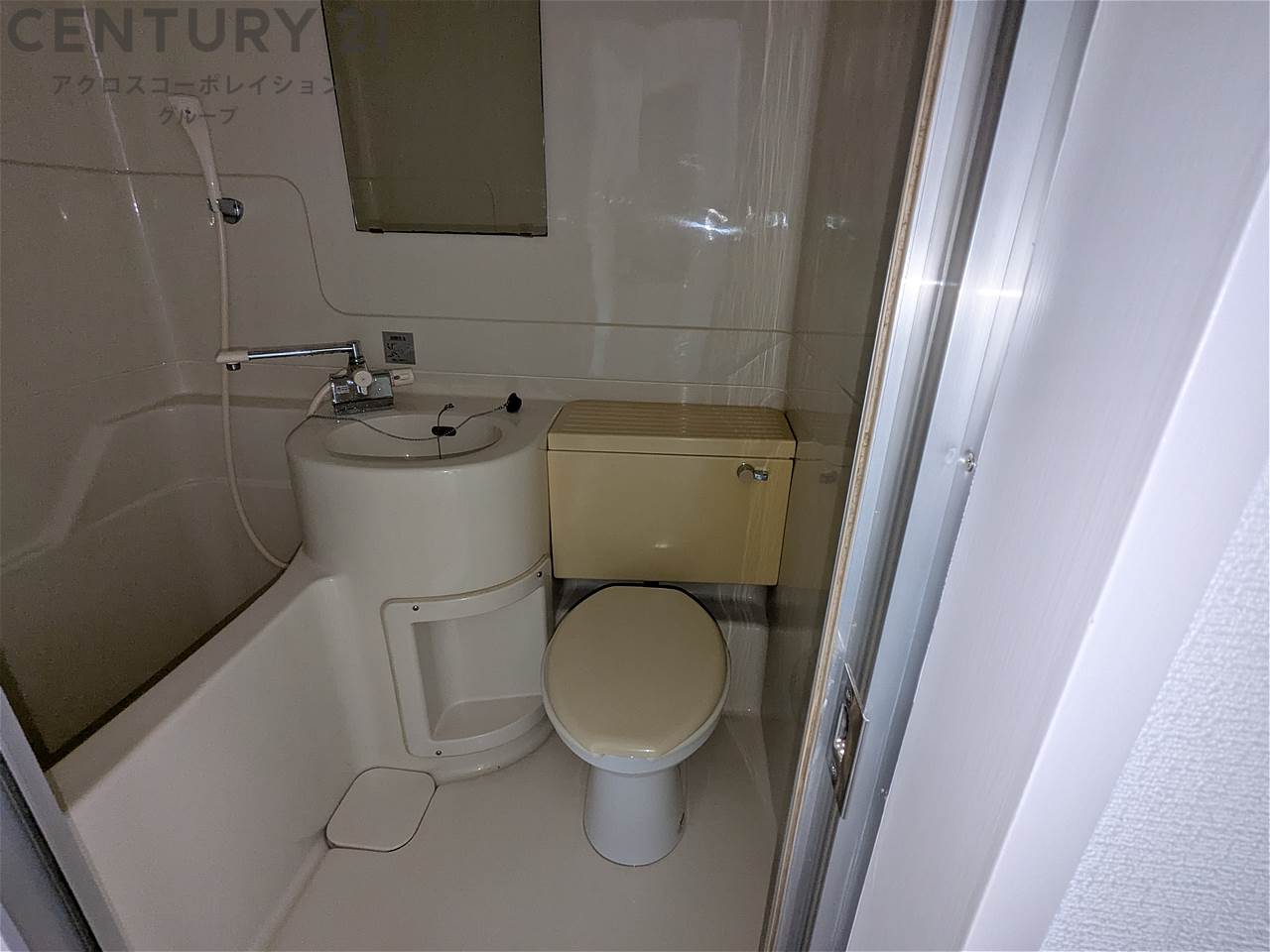 トイレ　浴室内にトイレが付いてます♪