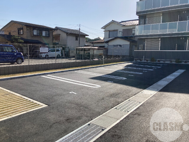 駐車場　敷地内駐車場