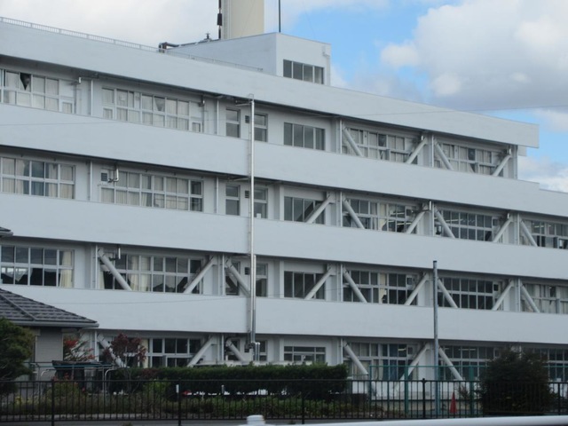 小学校　羽島市立中央小学校（小学校）まで1163m