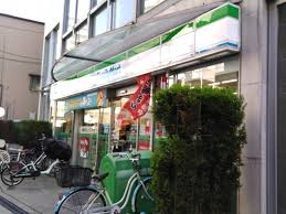 コンビニ　ファミリーマート 豊崎二丁目店（コンビニ）まで100m