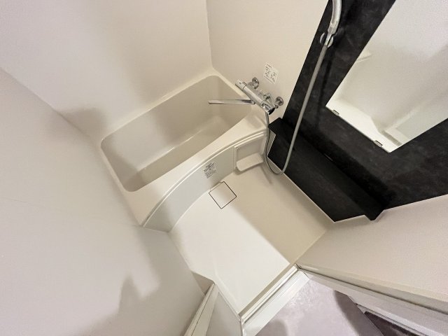 バス・シャワールーム　コンパクトで使いやすいお風呂です