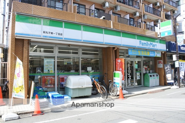 コンビニ　ファミリーマート（コンビニ）まで451m