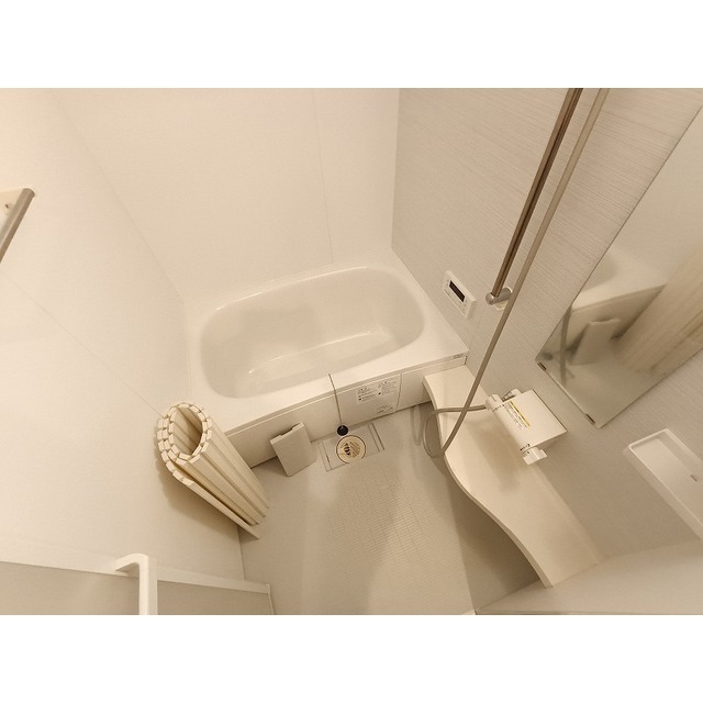 バス・シャワールーム　※同型隣部屋使用中