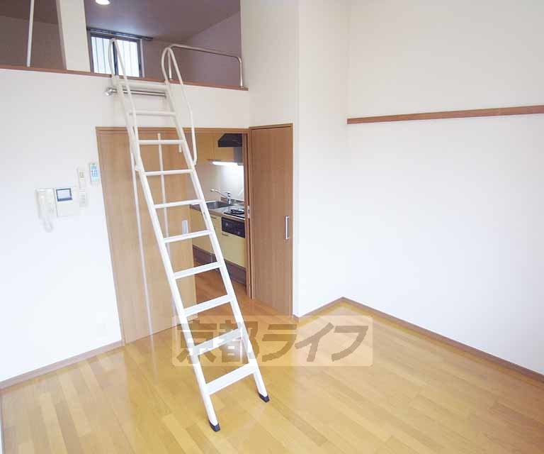 居室・リビング　ロフト付きの物件です！