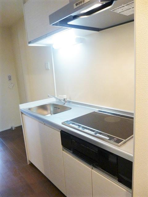 キッチン　コンパクトなキッチンで掃除もラクラク