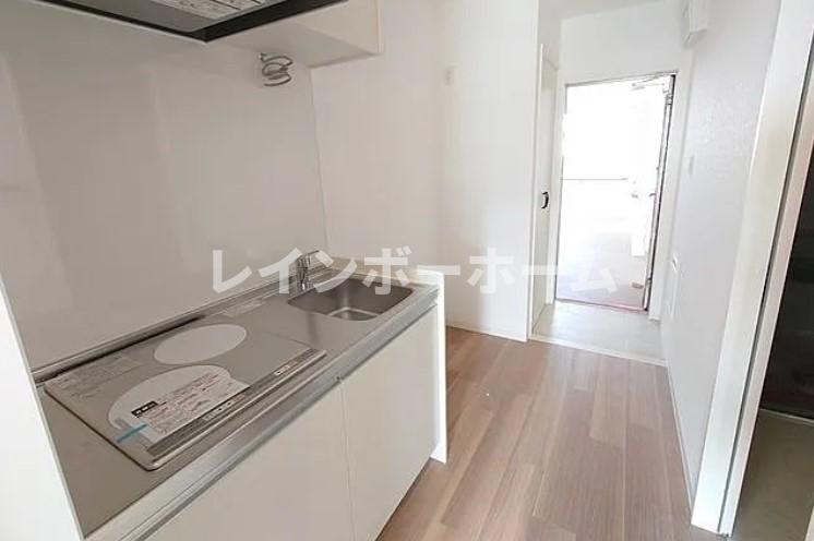 キッチン　コンパクトなキッチンで掃除もラクラク