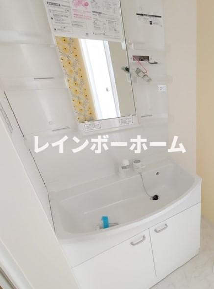 洗面設備　コンパクトで使いやすい洗面所