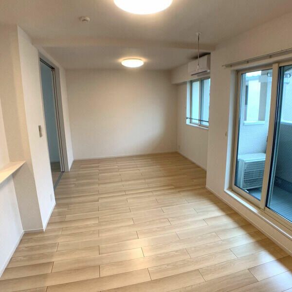 居室・リビング　ゆったり過ごせる居間です