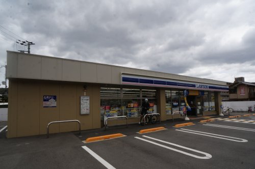 その他　【コンビニエンスストア】ローソン　奈良法蓮町東店（その他）まで335m