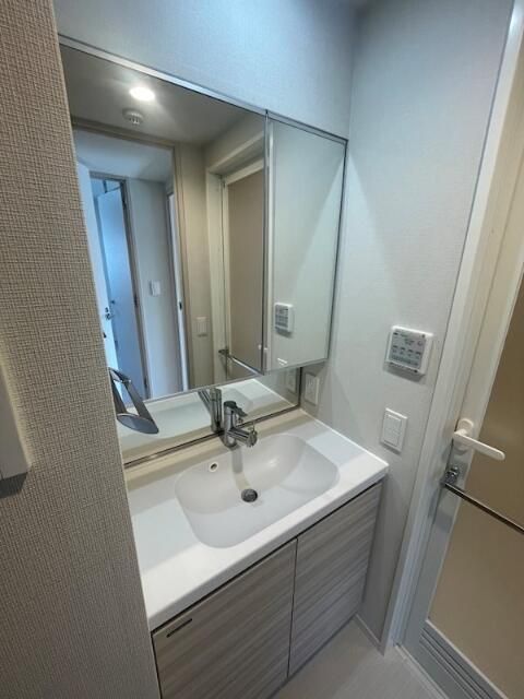 洗面設備　嬉しい洗髪洗面化粧台です♪