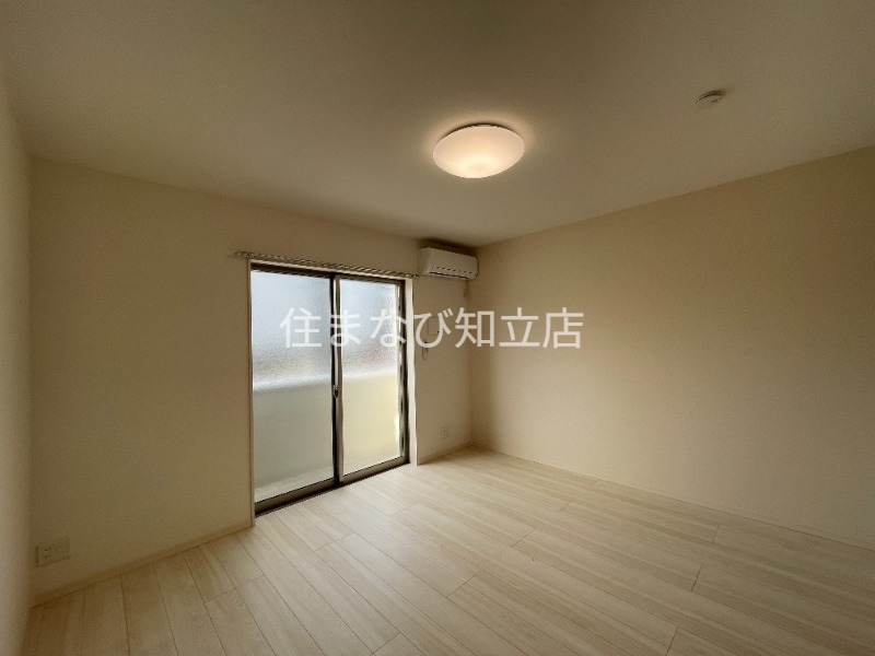 居室・リビング　同型別部屋写真