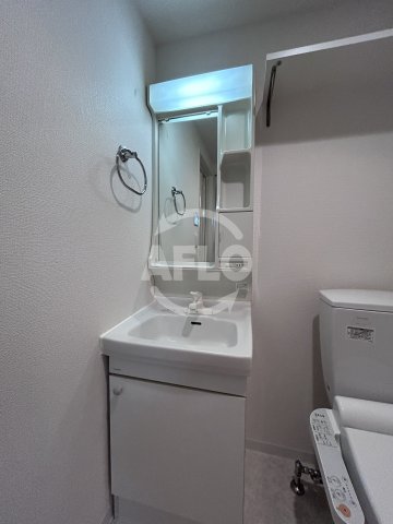 洗面設備　エステムコート新大阪VIIIレヴォリス　洗面台