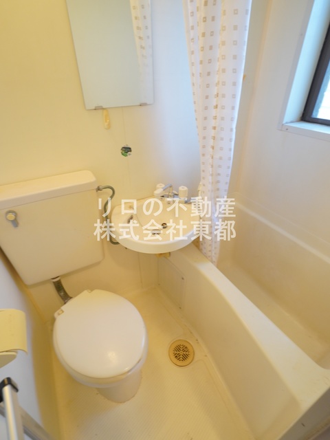 バス・シャワールーム　お掃除がしやすい３点ユニットバスです☆