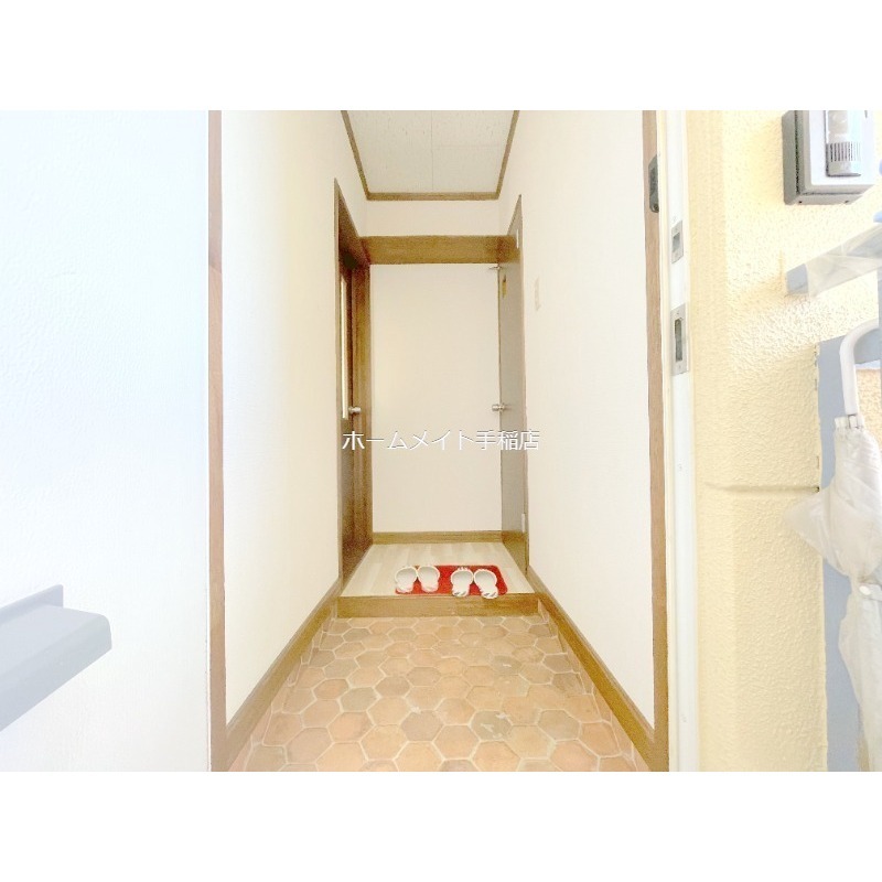 玄関　玄関スペース、シューズボックス付きです♪