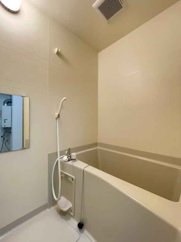 バス・シャワールーム　※別部屋参考写真