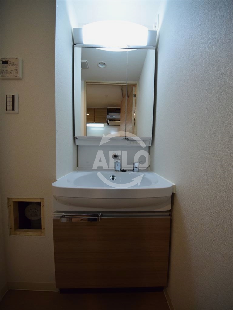 洗面設備　プレサンス谷町七丁目　洗面脱衣所