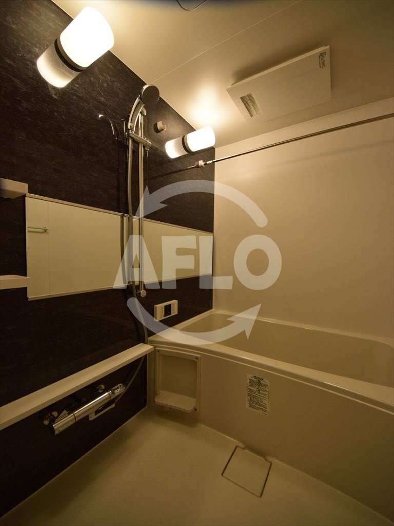 バス・シャワールーム　スプランディッド難波元町　浴室