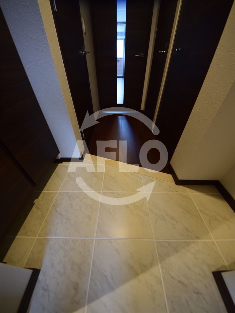 玄関　スプランディッド難波元町　玄関