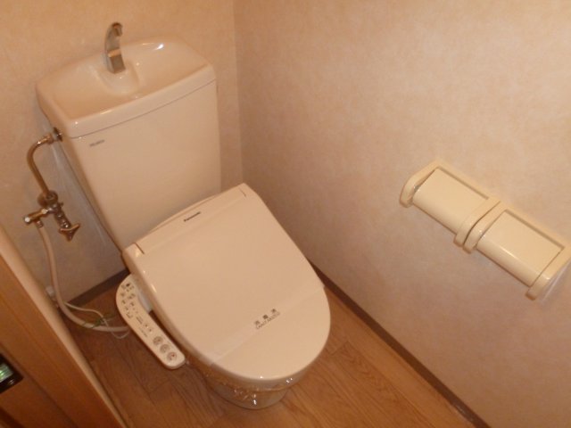 トイレ　シャワー付きトイレ