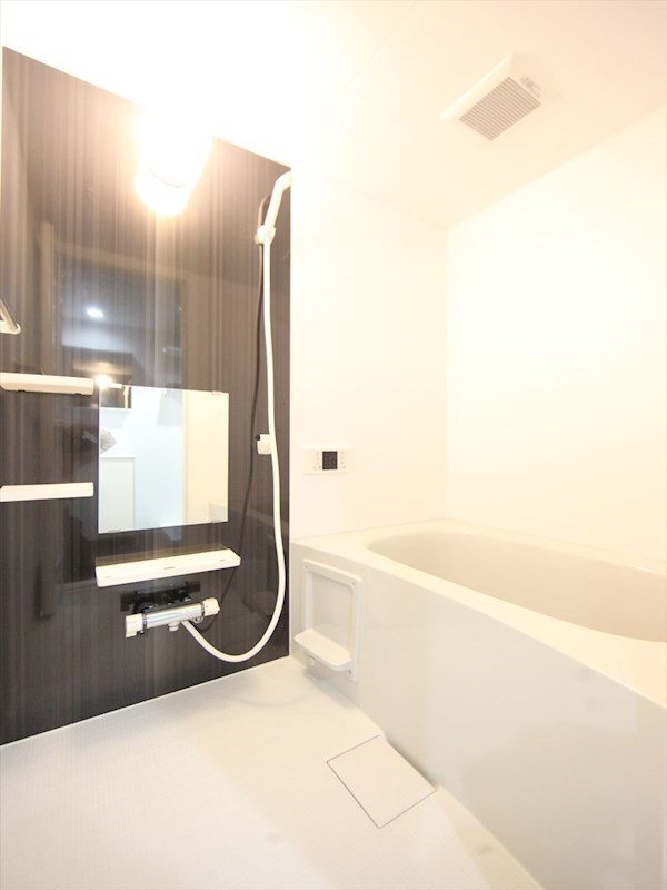 バス・シャワールーム　追い焚き・オートバス機能付お風呂　イメージ写真