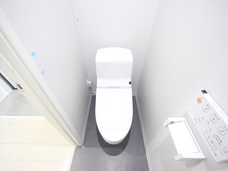 トイレ　温水洗浄暖房便座付トイレ　イメージ写真