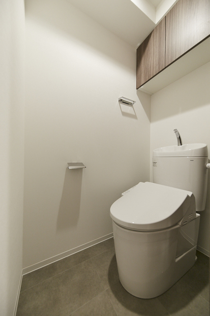 トイレ　写真は同タイプ住戸です。