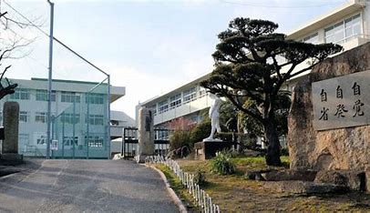 中学校　妹尾中学校（中学校）まで1202m