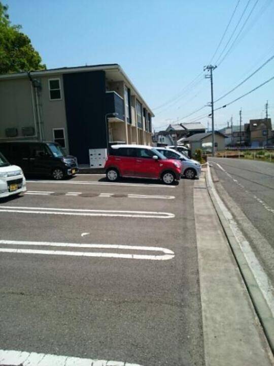 駐車場　駐車場