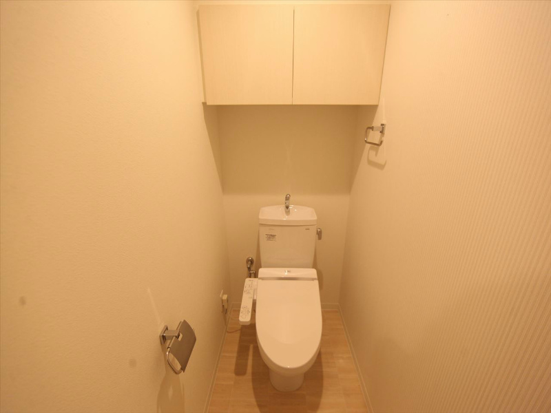 トイレ　温水洗浄便座付トイレ