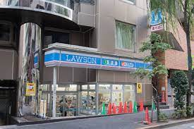 コンビニ　ローソン新宿三丁目駅前店（コンビニ）まで70m