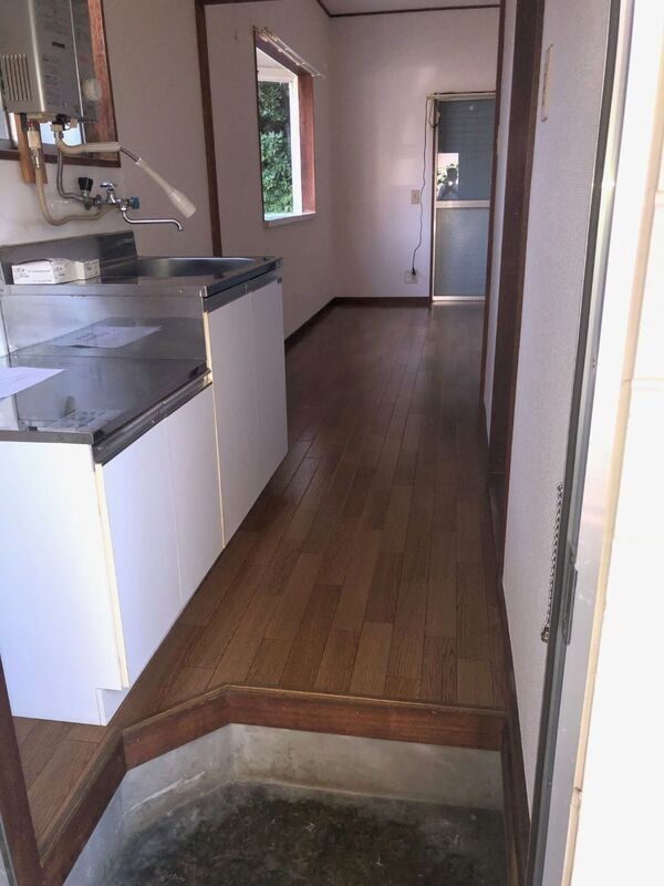 玄関　キッチン