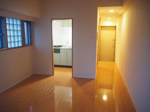 居室・リビング　室内