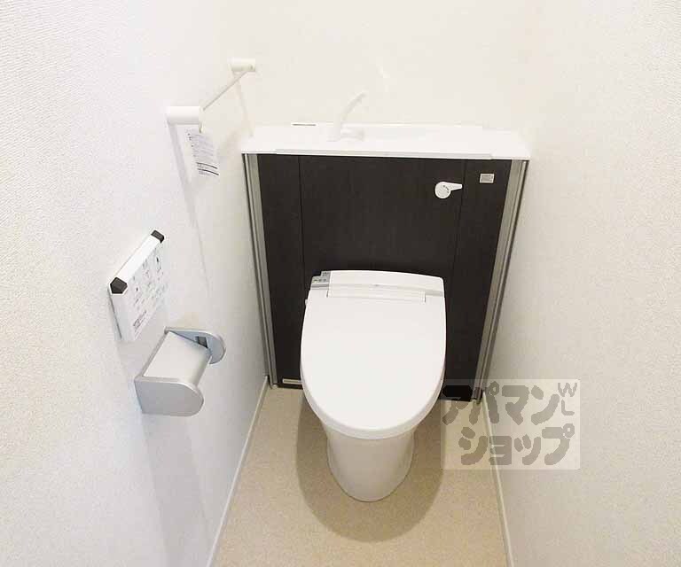 トイレ　ウォシュレットもついています