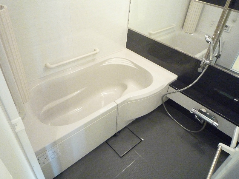 バス・シャワールーム　※別タイプの写真になります。