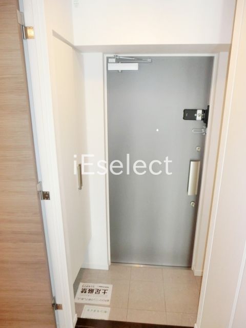 玄関　シューズＢＯＸ付の玄関。