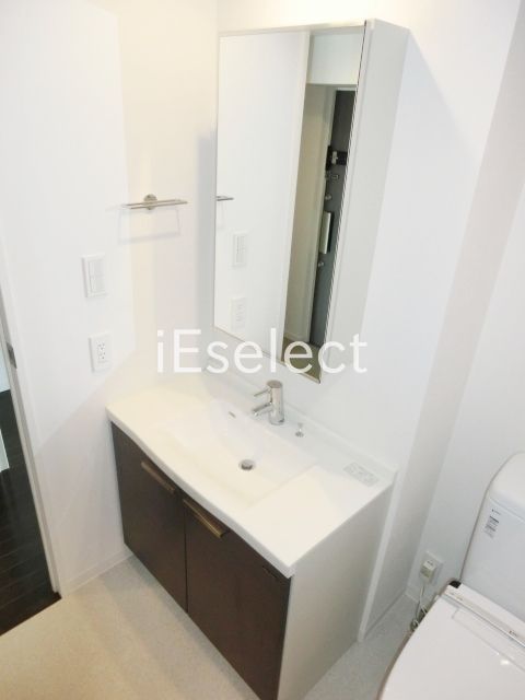 洗面設備　毎日使う独立洗面台です。