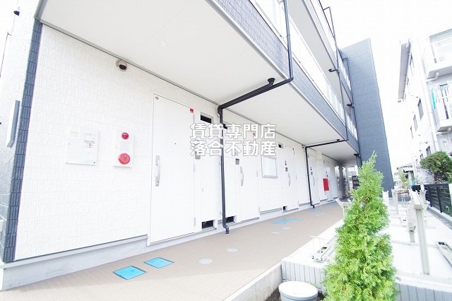 エントランス　清潔なエントランス