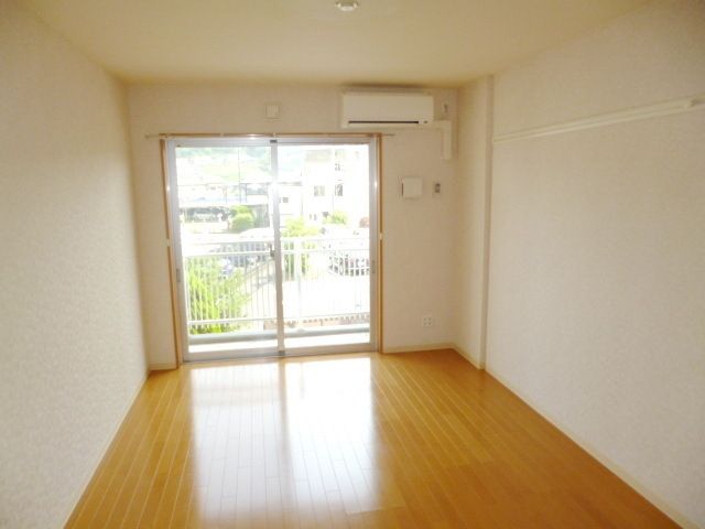 居室・リビング　★明るい洋室★