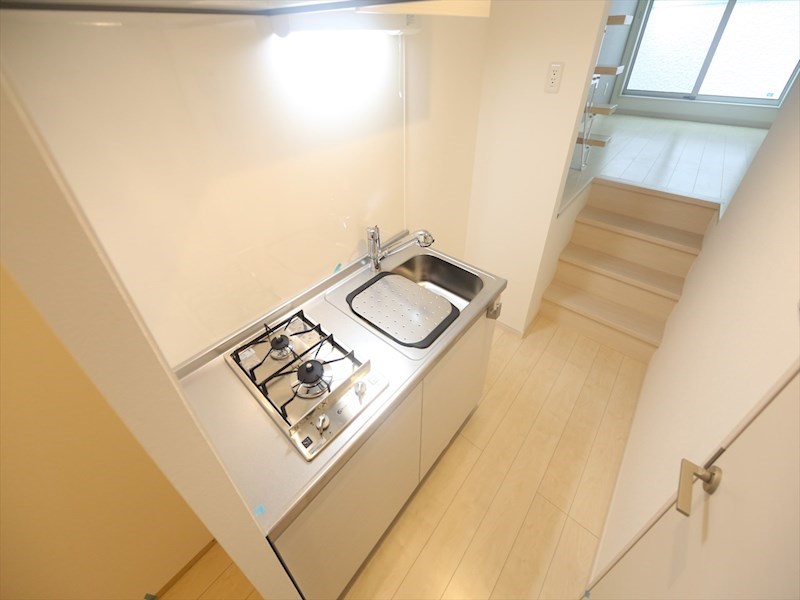 キッチン　システムキッチン（ガス2口コンロ付）　浄水器使用可