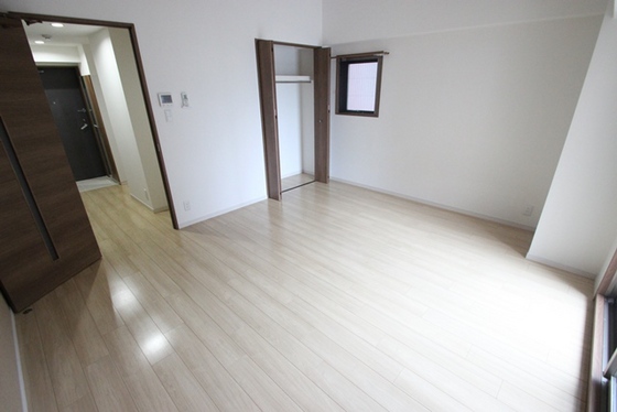 居室・リビング　※別部屋の写真です