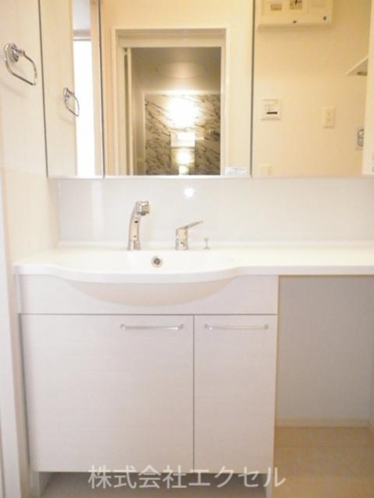 洗面設備　洗髪洗面化粧台です。