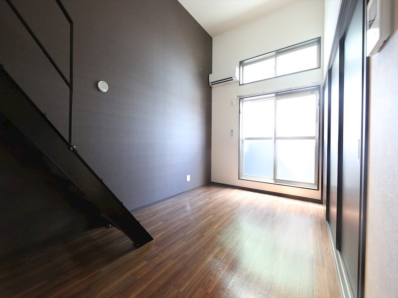 バルコニー　ＬＤＫ9.7帖　洋室3.6帖　ロフト8.5帖　同型写真