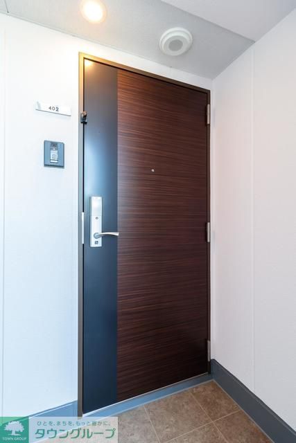 玄関　※写真は同タイプ住戸です。