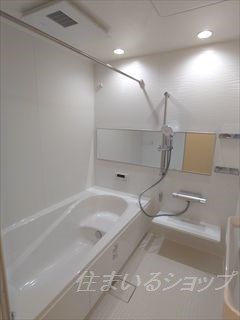 バス・シャワールーム　追い焚き・浴室暖房乾燥機あり