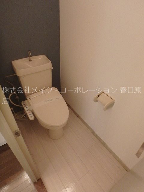 トイレ　写真は同型タイプ