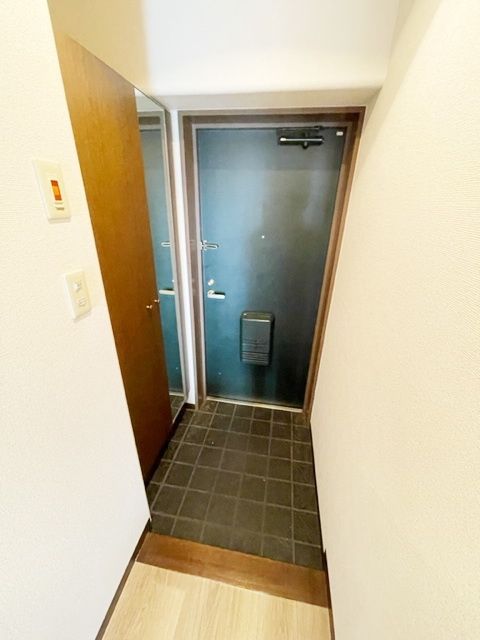 玄関　同間取り別部屋参考写真