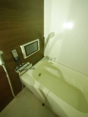 バス・シャワールーム　別部屋の参考写真で御座います。