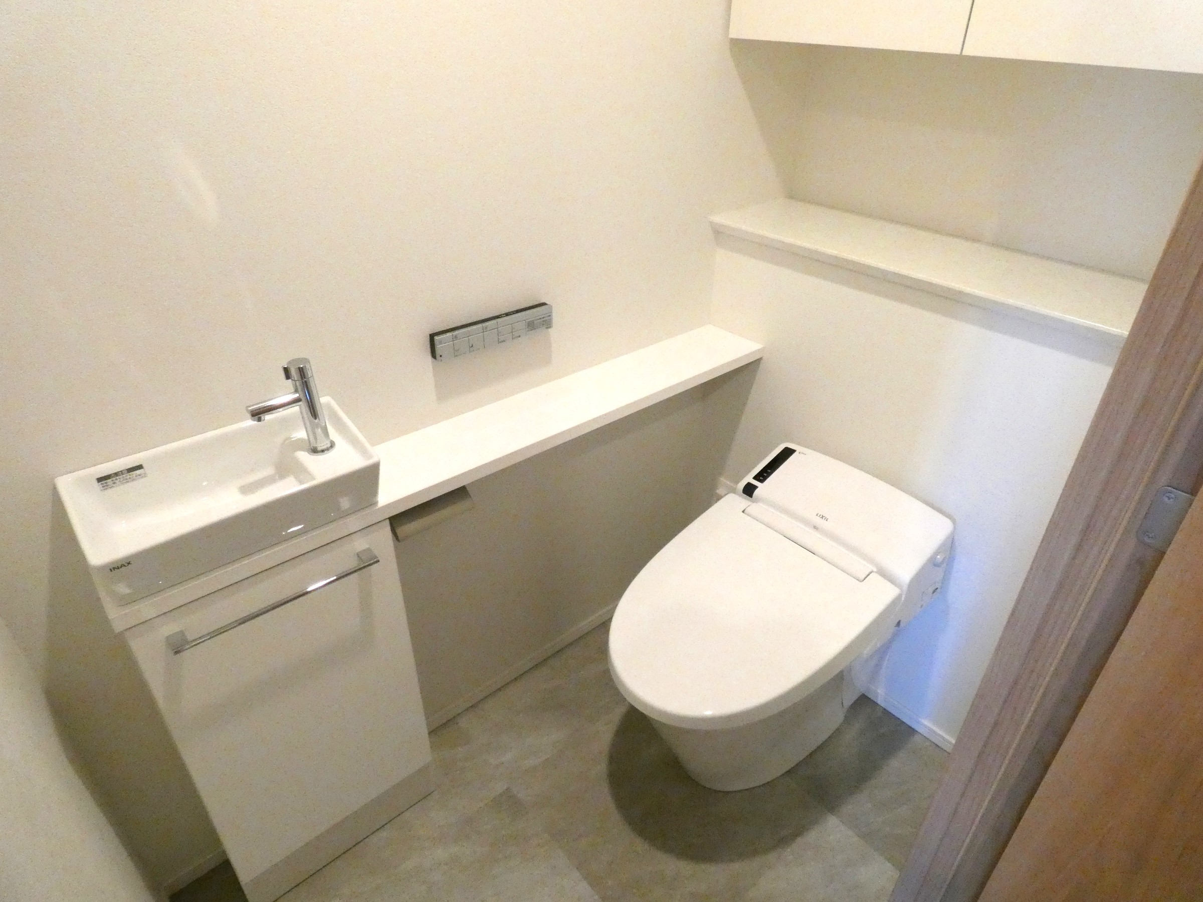 トイレ　トイレ