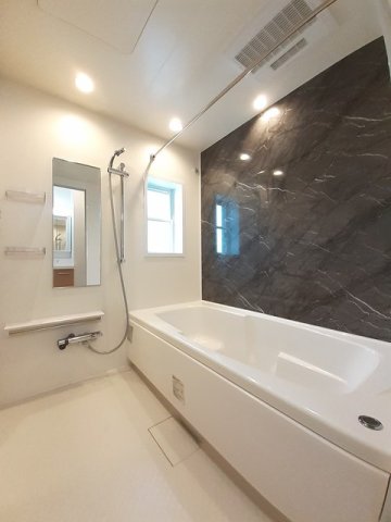 バス・シャワールーム　ゆったり過ごせるお風呂です