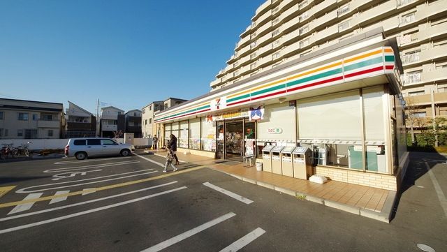 コンビニ　セブンイレブン志木幸町3丁目店（コンビニ）まで677m